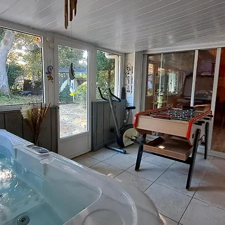 Chenaie Des Lagunes Piscine Sauna & Willa Saint-Magne